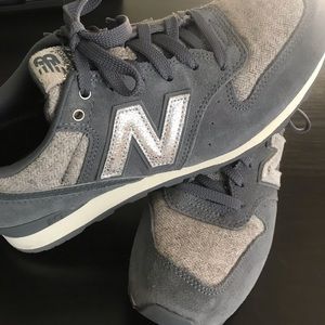 Like New-Silver & Gray New Balance Sneakers